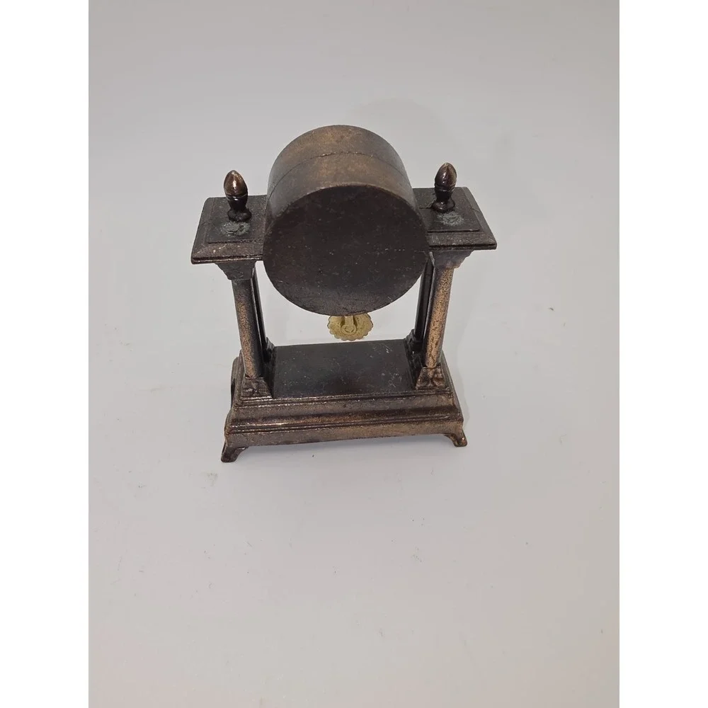 Vintage Novelty Mantle Clock Metal Pencil‎ Sharpener